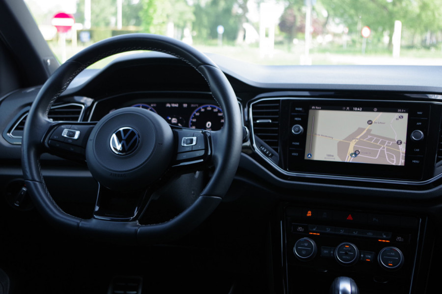 Volkswagen T-Roc 2.0 TSI 4Motion R 300 PK, Panoramadak, Akrapovic, DCC, 19" Pretoria, Beats Audio, Elek. Trekhaak, Camera,