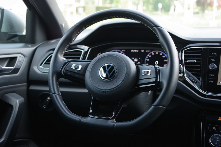 Volkswagen T-Roc 2.0 TSI 4Motion R 300 PK, Panoramadak, Akrapovic, DCC, 19" Pretoria, Beats Audio, Elek. Trekhaak, Camera,