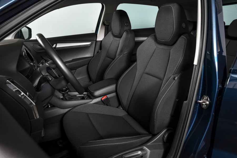 Škoda Karoq 1.5 TSI ACT 150 PK Business Edition - Automaat | Dig. Cockpit | Cruise | Stoel-+Stuurverw. | PDC | Camera | App. Connect | ECC | DAB | LM 17" | 4167