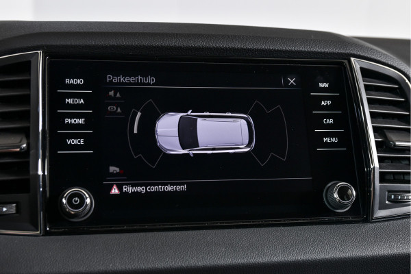 Škoda Karoq 1.5 TSI ACT 150 PK Business Edition - Automaat | Dig. Cockpit | Cruise | Stoel-+Stuurverw. | PDC | Camera | App. Connect | ECC | DAB | LM 17" | 4167