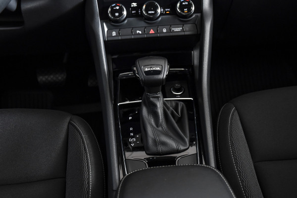 Škoda Karoq 1.5 TSI ACT 150 PK Business Edition - Automaat | Dig. Cockpit | Cruise | Stoel-+Stuurverw. | PDC | Camera | App. Connect | ECC | DAB | LM 17" | 4167