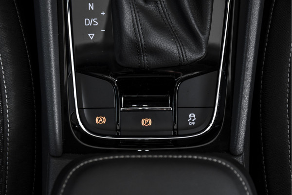 Škoda Karoq 1.5 TSI ACT 150 PK Business Edition - Automaat | Dig. Cockpit | Cruise | Stoel-+Stuurverw. | PDC | Camera | App. Connect | ECC | DAB | LM 17" | 4167
