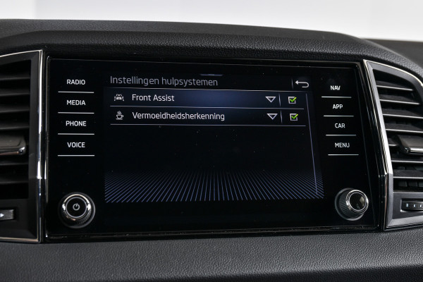Škoda Karoq 1.5 TSI ACT 150 PK Business Edition - Automaat | Dig. Cockpit | Cruise | Stoel-+Stuurverw. | PDC | Camera | App. Connect | ECC | DAB | LM 17" | 4167