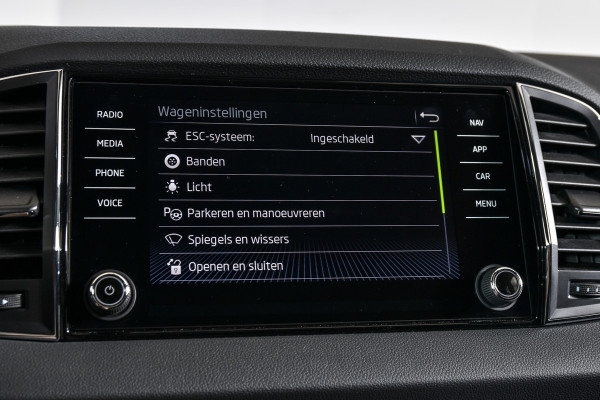 Škoda Karoq 1.5 TSI ACT 150 PK Business Edition - Automaat | Dig. Cockpit | Cruise | Stoel-+Stuurverw. | PDC | Camera | App. Connect | ECC | DAB | LM 17" | 4167