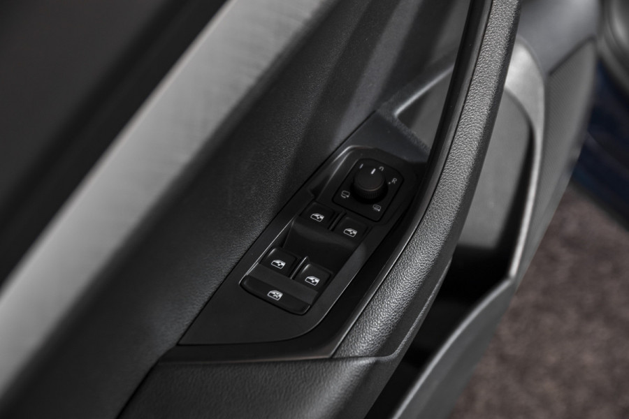 Škoda Karoq 1.5 TSI ACT 150 PK Business Edition - Automaat | Dig. Cockpit | Cruise | Stoel-+Stuurverw. | PDC | Camera | App. Connect | ECC | DAB | LM 17" | 4167