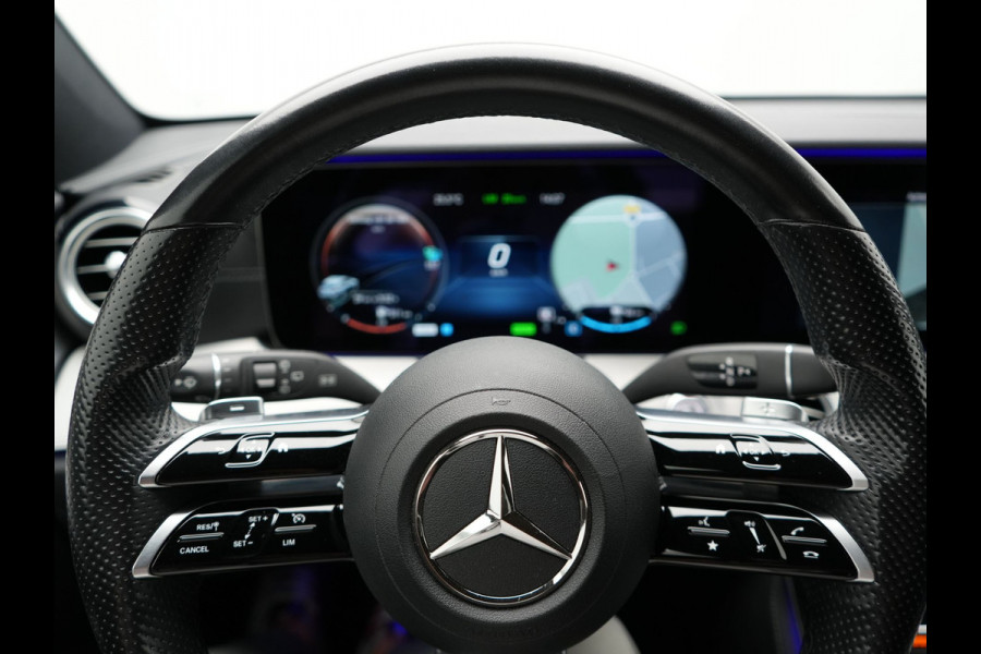 Mercedes-Benz E-Klasse Estate 300 e AMG Plug In Hybrid 320pk Dealer O.H PHEV | Widescreen Navi | Sfeerverlichting | Night Pakket | Camera | Apple Carplay | Alcantara Sportstoelen Verwarmd | LED |