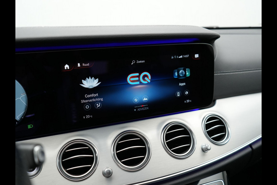 Mercedes-Benz E-Klasse Estate 300 e AMG Plug In Hybrid 320pk Dealer O.H PHEV | Widescreen Navi | Sfeerverlichting | Night Pakket | Camera | Apple Carplay | Alcantara Sportstoelen Verwarmd | LED |