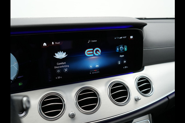 Mercedes-Benz E-Klasse Estate 300 e AMG Plug In Hybrid 320pk Dealer O.H PHEV | Widescreen Navi | Sfeerverlichting | Night Pakket | Camera | Apple Carplay | Alcantara Sportstoelen Verwarmd | LED |