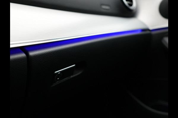 Mercedes-Benz E-Klasse Estate 300 e AMG Plug In Hybrid 320pk Dealer O.H PHEV | Widescreen Navi | Sfeerverlichting | Night Pakket | Camera | Apple Carplay | Alcantara Sportstoelen Verwarmd | LED |