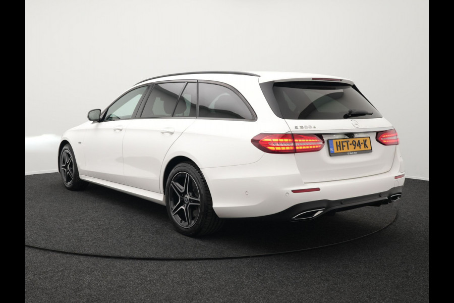 Mercedes-Benz E-Klasse Estate 300 e AMG Plug In Hybrid 320pk Dealer O.H PHEV | Widescreen Navi | Sfeerverlichting | Night Pakket | Camera | Apple Carplay | Alcantara Sportstoelen Verwarmd | LED |