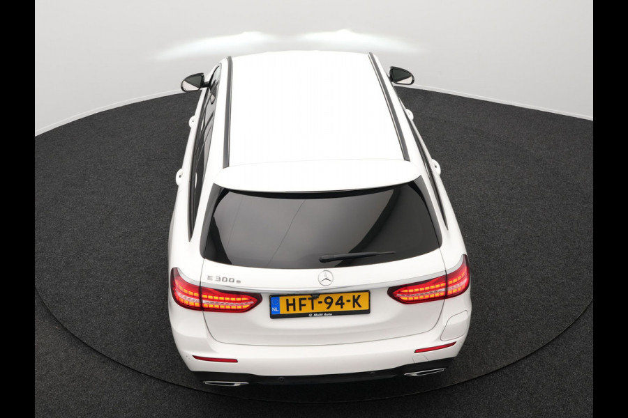 Mercedes-Benz E-Klasse Estate 300 e AMG Plug In Hybrid 320pk Dealer O.H PHEV | Widescreen Navi | Sfeerverlichting | Night Pakket | Camera | Apple Carplay | Alcantara Sportstoelen Verwarmd | LED |