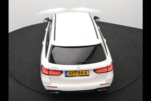 Mercedes-Benz E-Klasse Estate 300 e AMG Plug In Hybrid 320pk Dealer O.H PHEV | Widescreen Navi | Sfeerverlichting | Night Pakket | Camera | Apple Carplay | Alcantara Sportstoelen Verwarmd | LED |