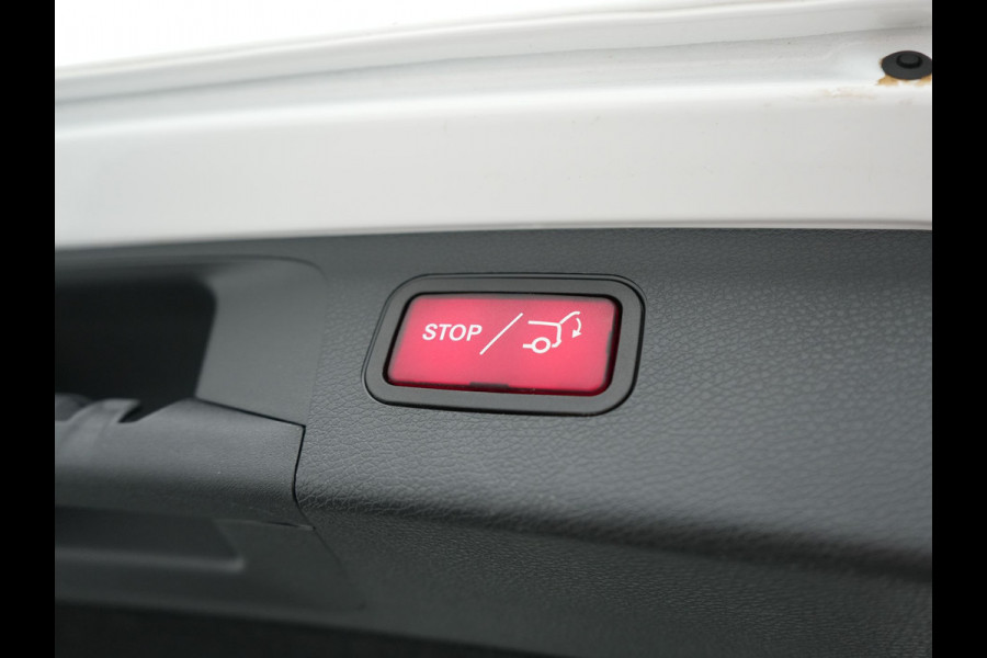 Mercedes-Benz E-Klasse Estate 300 e AMG Plug In Hybrid 320pk Dealer O.H PHEV | Widescreen Navi | Sfeerverlichting | Night Pakket | Camera | Apple Carplay | Alcantara Sportstoelen Verwarmd | LED |