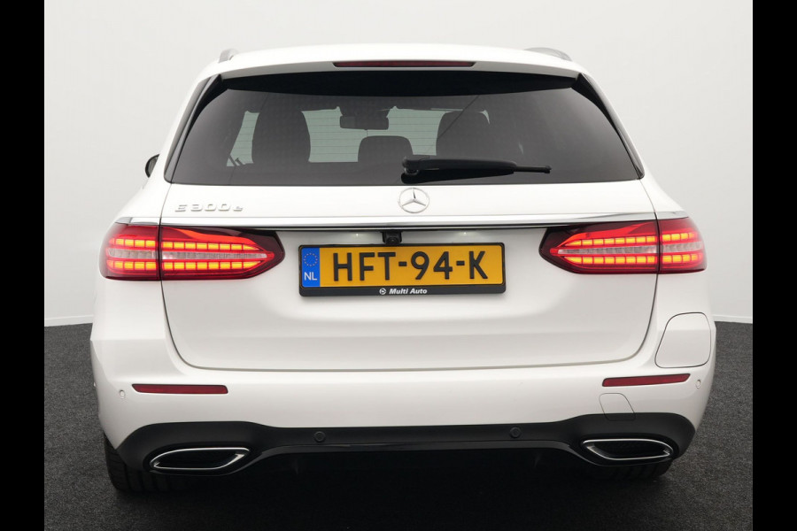 Mercedes-Benz E-Klasse Estate 300 e AMG Plug In Hybrid 320pk Dealer O.H PHEV | Widescreen Navi | Sfeerverlichting | Night Pakket | Camera | Apple Carplay | Alcantara Sportstoelen Verwarmd | LED |