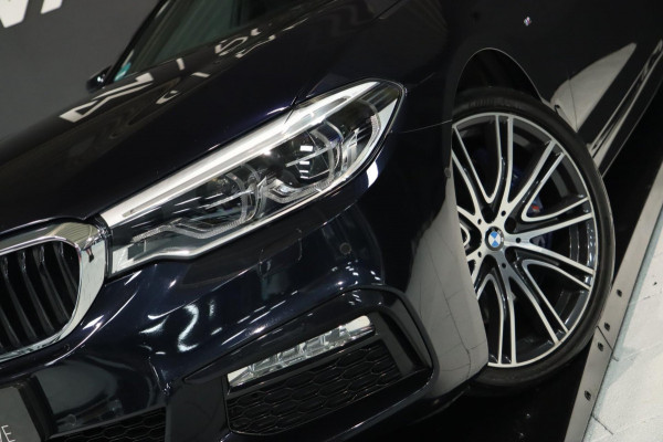 BMW 5 Serie Touring 540i xDrive M Sport / PANODAK / CAMERA / HUD / H&K / KEYLESS / 20''
