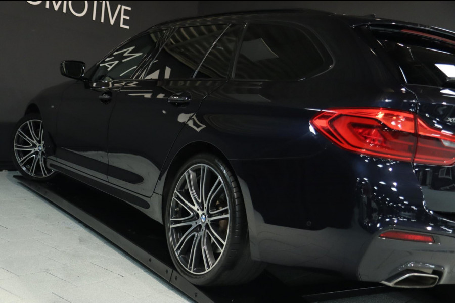 BMW 5 Serie Touring 540i xDrive M Sport / PANODAK / CAMERA / HUD / H&K / KEYLESS / 20''
