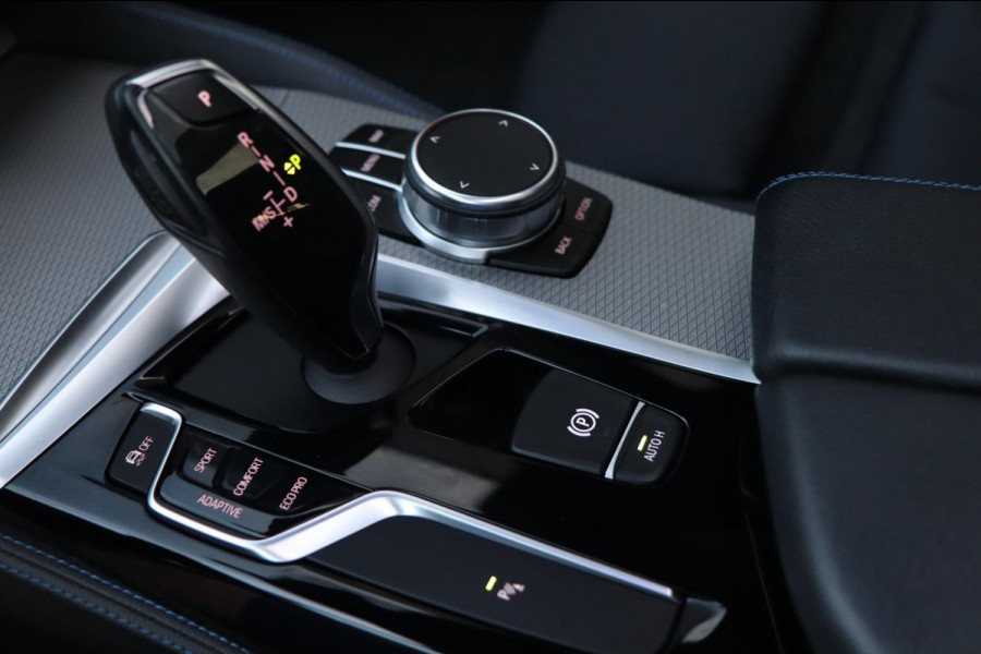 BMW 5 Serie Touring 540i xDrive M Sport / PANODAK / CAMERA / HUD / H&K / KEYLESS / 20''