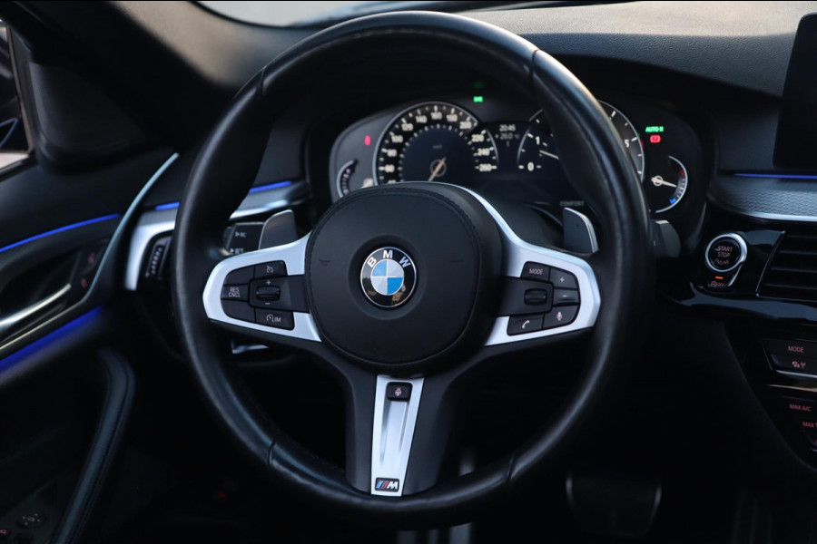 BMW 5 Serie Touring 540i xDrive M Sport / PANODAK / CAMERA / HUD / H&K / KEYLESS / 20''