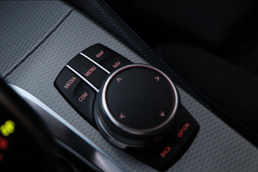 BMW 5 Serie Touring 540i xDrive M Sport / PANODAK / CAMERA / HUD / H&K / KEYLESS / 20''