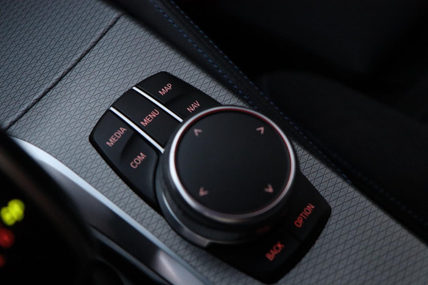 BMW 5 Serie Touring 540i xDrive M Sport / PANODAK / CAMERA / HUD / H&K / KEYLESS / 20''