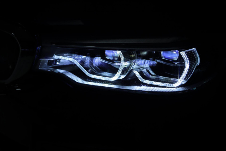 BMW 5 Serie Touring 540i xDrive M Sport / PANODAK / CAMERA / HUD / H&K / KEYLESS / 20''