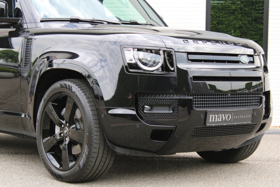 Land Rover Defender 110 3.0 D300 / 110 / X-Dynamic / HSE / Luchtvering / Panorama / Vol Opties / NIEUW
