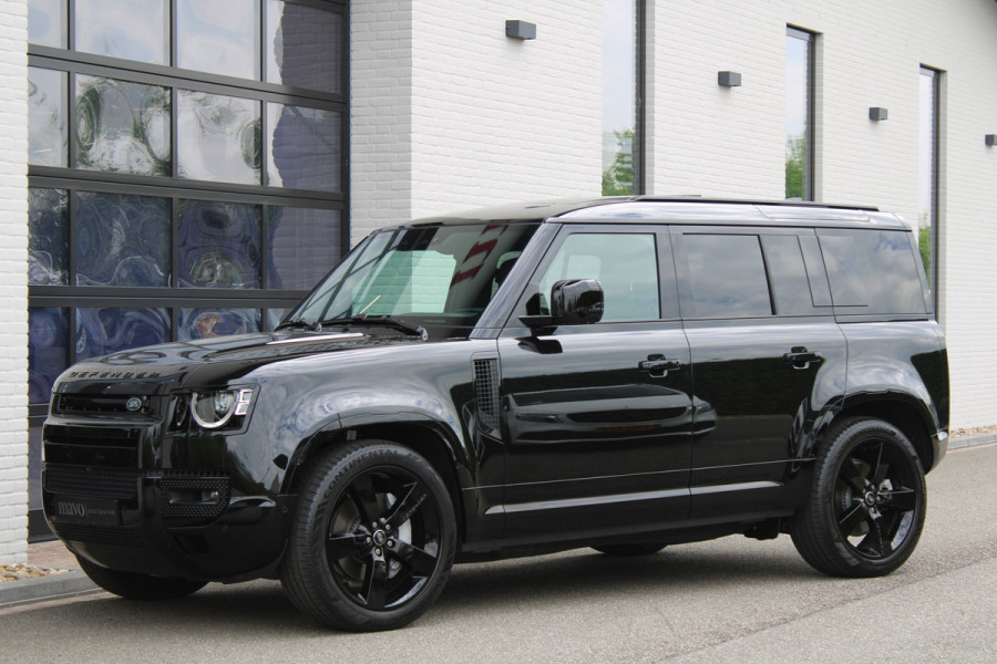 Land Rover Defender 110 3.0 D300 / 110 / X-Dynamic / HSE / Luchtvering / Panorama / Vol Opties / NIEUW