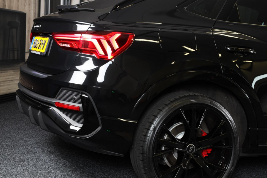 Audi Q3 Sportback 45 TFSI e S Line / 21 Inch / AUT / Acc / Lane Assist / Camera / Dode Hoek / Open Panoramadak / Matrix