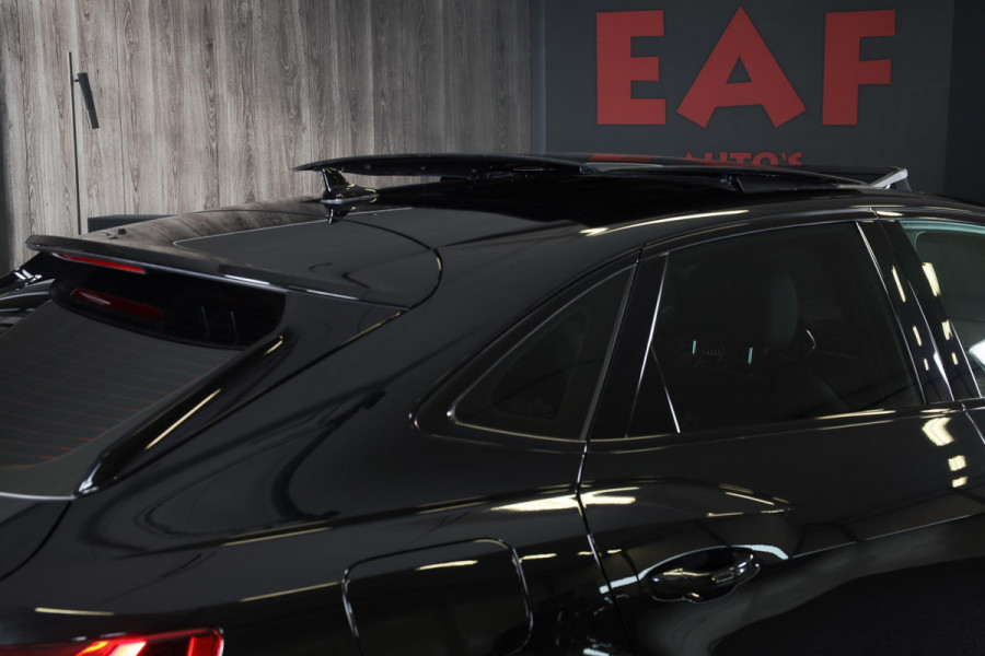 Audi Q3 Sportback 45 TFSI e S Line / 21 Inch / AUT / Acc / Lane Assist / Camera / Dode Hoek / Open Panoramadak / Matrix