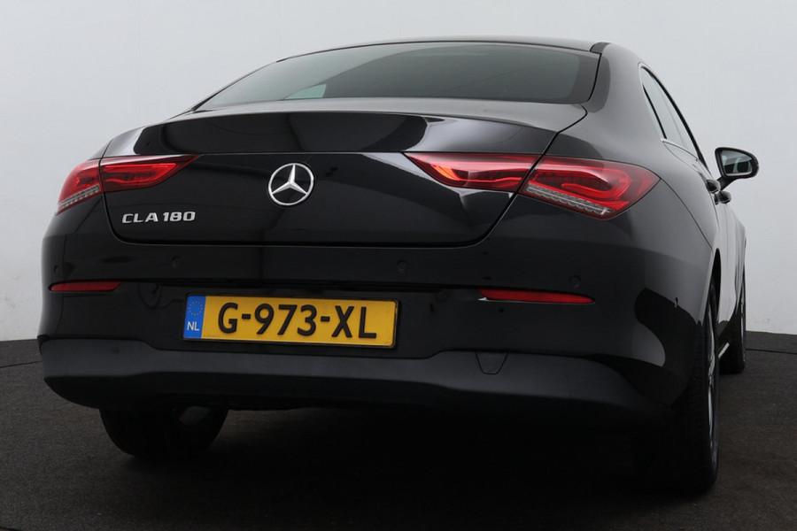 Mercedes-Benz CLA-Klasse 180 Business Solution Automaat (NAVIGATIE, CAMERA, PDC, 1e EIGENAAR, GOED ONDERHOUDEN)