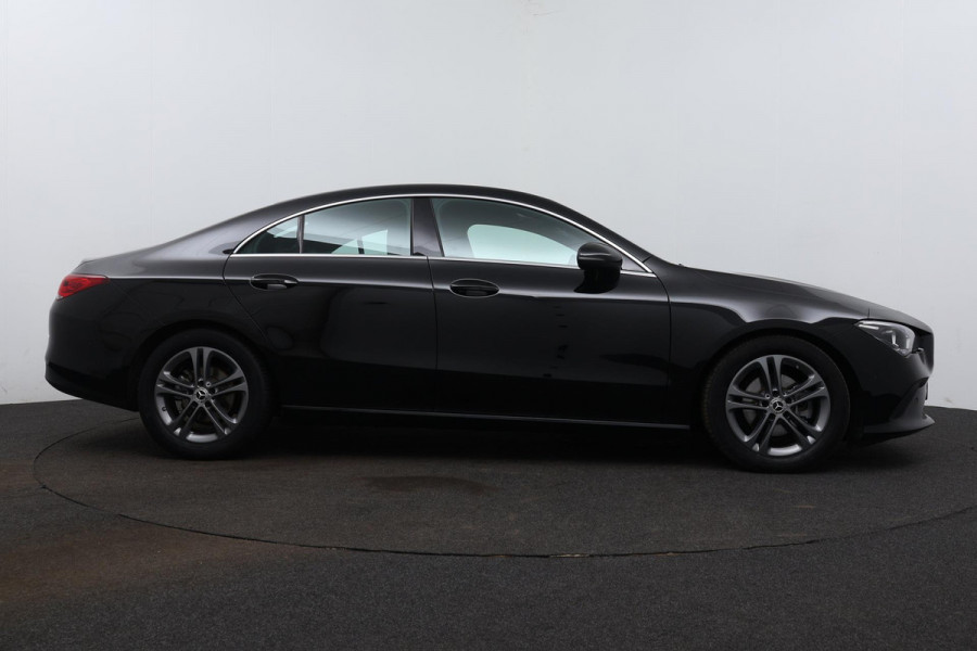 Mercedes-Benz CLA-Klasse 180 Business Solution Automaat (NAVIGATIE, CAMERA, PDC, 1e EIGENAAR, GOED ONDERHOUDEN)