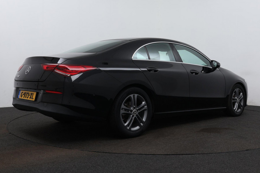 Mercedes-Benz CLA-Klasse 180 Business Solution Automaat (NAVIGATIE, CAMERA, PDC, 1e EIGENAAR, GOED ONDERHOUDEN)