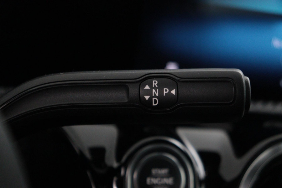 Mercedes-Benz CLA-Klasse 180 Business Solution Automaat (NAVIGATIE, CAMERA, PDC, 1e EIGENAAR, GOED ONDERHOUDEN)