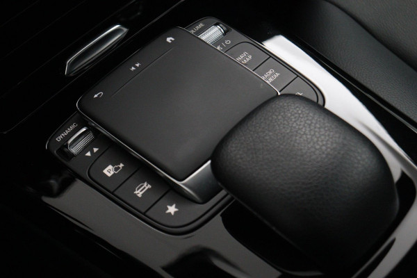 Mercedes-Benz CLA-Klasse 180 Business Solution Automaat (NAVIGATIE, CAMERA, PDC, 1e EIGENAAR, GOED ONDERHOUDEN)