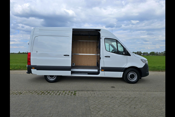 Mercedes-Benz Sprinter 317 1.9 CDI L2 H2 RWD - 170 Pk - Automaat - MBUX - Navi - ParkeerCamera - Stoelverwarming