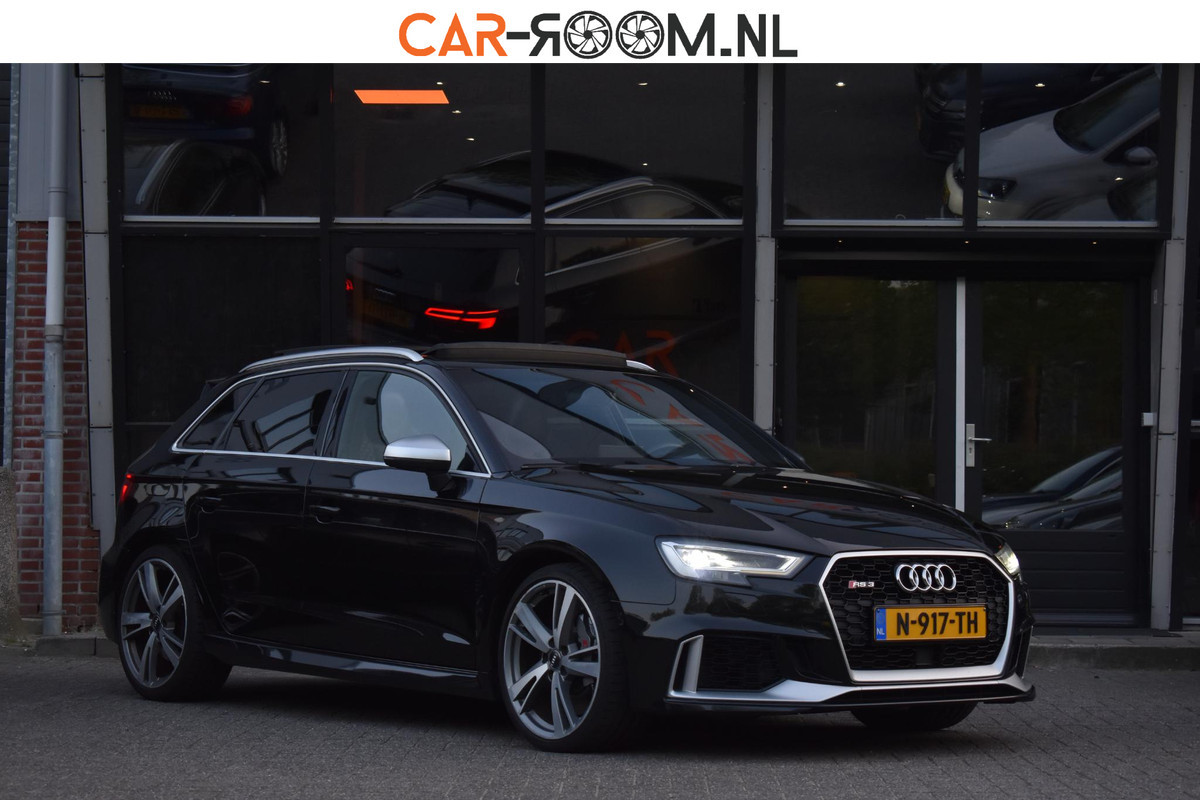 Audi A3 Sportback 2.5 TFSI RS 3 quattro Pano Kuipstoelen B&O Leder RS3 Audi A3 Sportback 2.5 TFSI RS 3 quattro Pano Kuipstoelen B&O Leder RS3