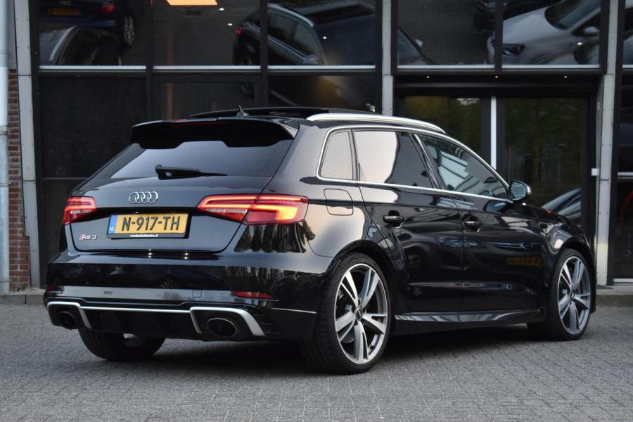 Audi A3 Sportback 2.5 TFSI RS 3 quattro Pano Kuipstoelen B&O Leder RS3