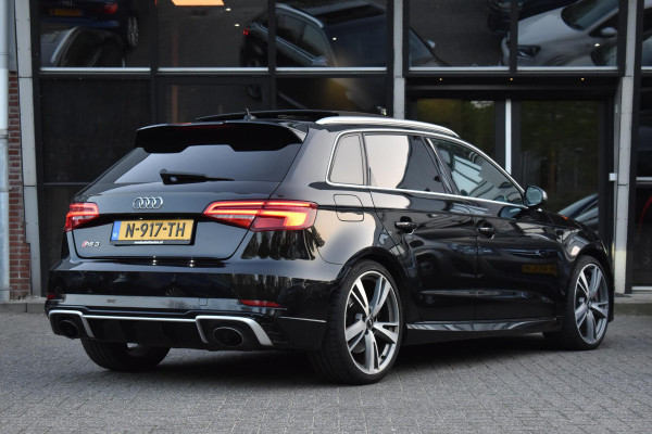 Audi A3 Sportback 2.5 TFSI RS 3 quattro Pano Kuipstoelen B&O Leder RS3