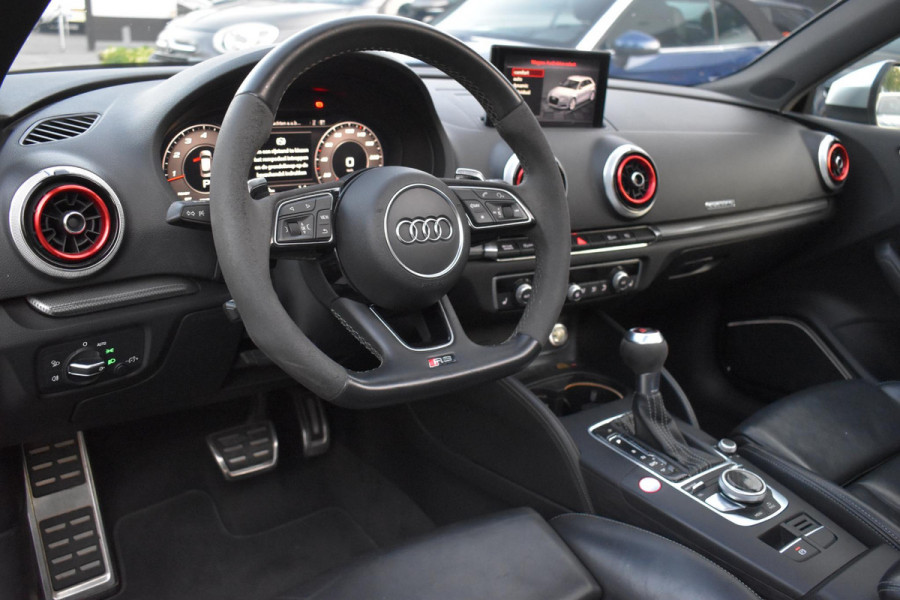 Audi A3 Sportback 2.5 TFSI RS 3 quattro Pano Kuipstoelen B&O Leder RS3