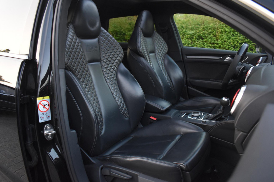 Audi A3 Sportback 2.5 TFSI RS 3 quattro Pano Kuipstoelen B&O Leder RS3