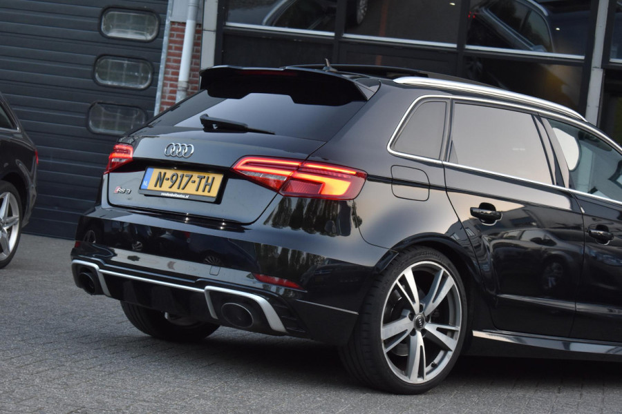 Audi A3 Sportback 2.5 TFSI RS 3 quattro Pano Kuipstoelen B&O Leder RS3