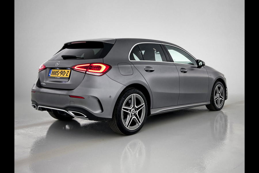 Mercedes-Benz A-Klasse 250 e AMG Plug-In Hybride | AMG Line | Lederen Bekleding | Spiegelpakket | Smartphone intergratie | Inclusief 24 maanden MB Certified garantie voor Europa.