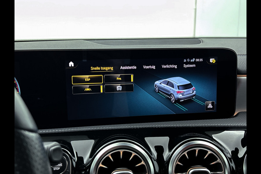 Mercedes-Benz A-Klasse 250 e AMG Plug-In Hybride | AMG Line | Lederen Bekleding | Spiegelpakket | Smartphone intergratie | Inclusief 24 maanden MB Certified garantie voor Europa.