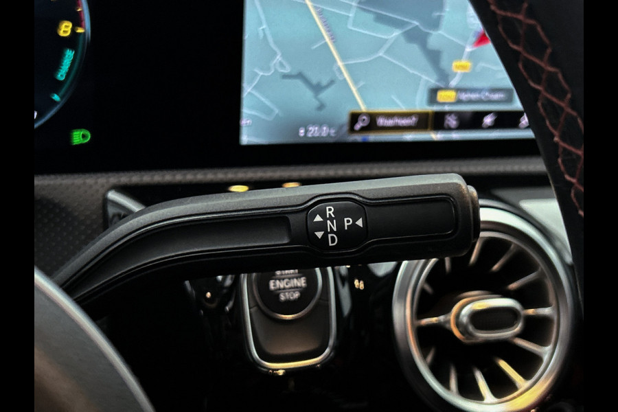 Mercedes-Benz A-Klasse 250 e AMG Plug-In Hybride | AMG Line | Lederen Bekleding | Spiegelpakket | Smartphone intergratie | Inclusief 24 maanden MB Certified garantie voor Europa.