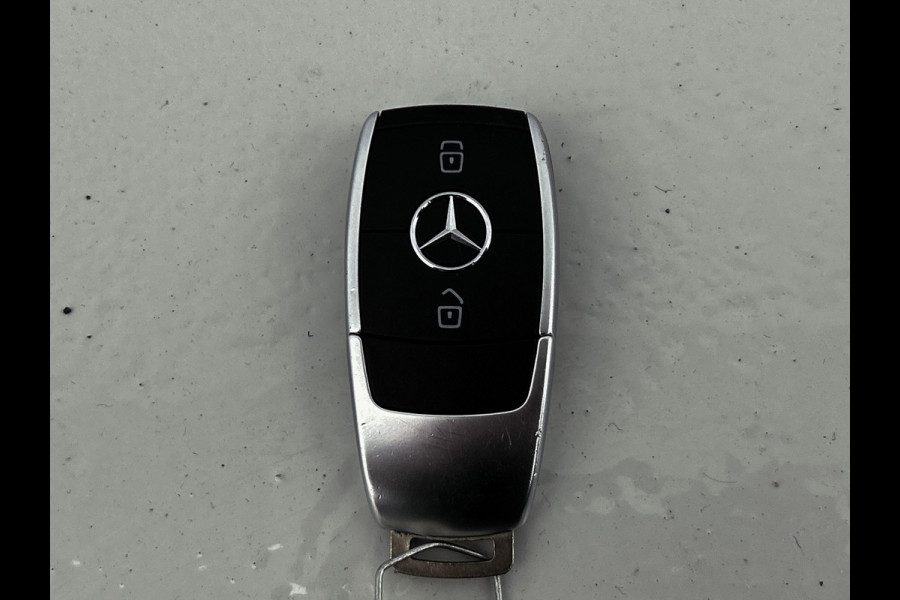 Mercedes-Benz A-Klasse 250 e AMG Plug-In Hybride | AMG Line | Lederen Bekleding | Spiegelpakket | Smartphone intergratie | Inclusief 24 maanden MB Certified garantie voor Europa.