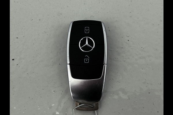 Mercedes-Benz A-Klasse 250 e AMG Plug-In Hybride | AMG Line | Lederen Bekleding | Spiegelpakket | Smartphone intergratie | Inclusief 24 maanden MB Certified garantie voor Europa.