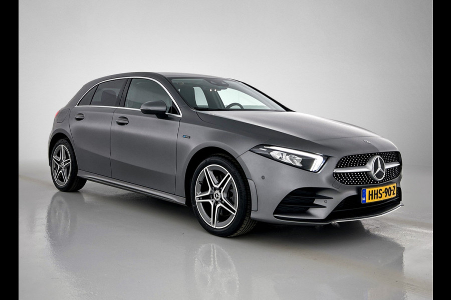 Mercedes-Benz A-Klasse 250 e AMG Plug-In Hybride | AMG Line | Lederen Bekleding | Spiegelpakket | Smartphone intergratie | Inclusief 24 maanden MB Certified garantie voor Europa.