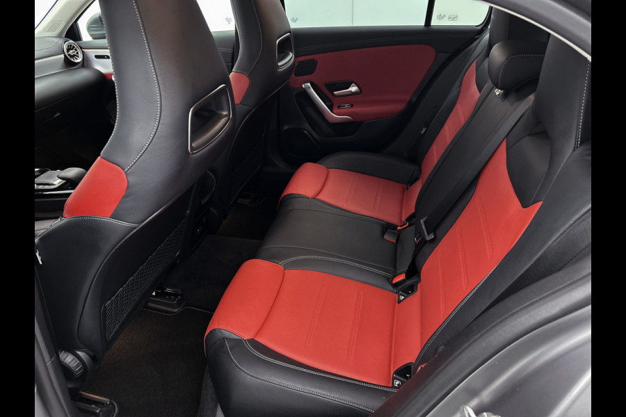 Mercedes-Benz A-Klasse 250 e AMG Plug-In Hybride | AMG Line | Lederen Bekleding | Spiegelpakket | Smartphone intergratie | Inclusief 24 maanden MB Certified garantie voor Europa.