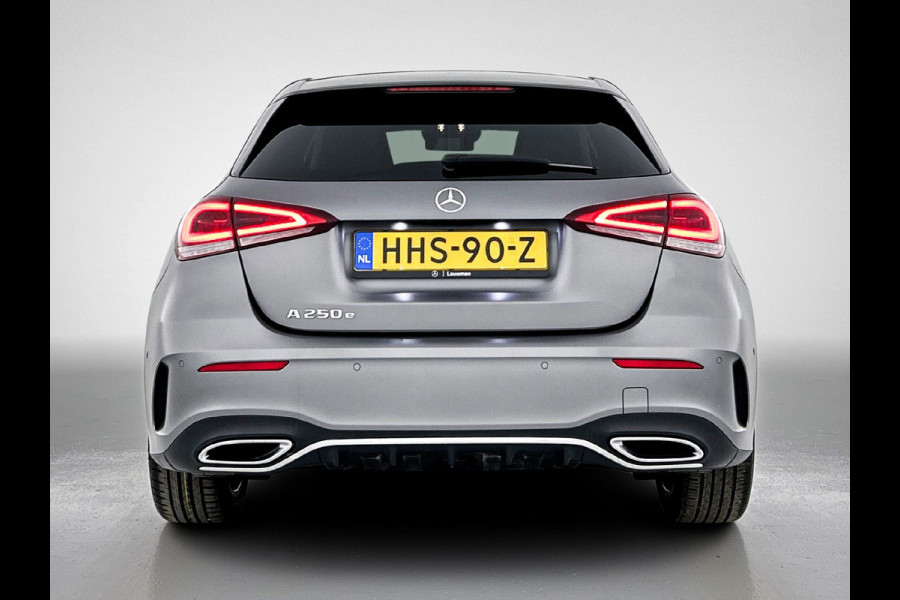 Mercedes-Benz A-Klasse 250 e AMG Plug-In Hybride | AMG Line | Lederen Bekleding | Spiegelpakket | Smartphone intergratie | Inclusief 24 maanden MB Certified garantie voor Europa.