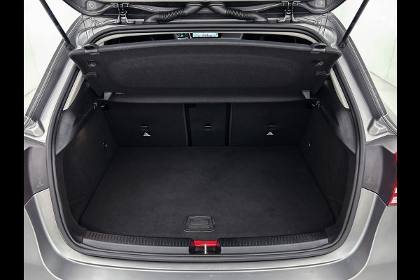 Mercedes-Benz A-Klasse 250 e AMG Plug-In Hybride | AMG Line | Lederen Bekleding | Spiegelpakket | Smartphone intergratie | Inclusief 24 maanden MB Certified garantie voor Europa.